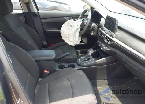 2021 Kia Forte Lxs z USA, uszkodzony, nr VIN 3KPF24ADXME267429